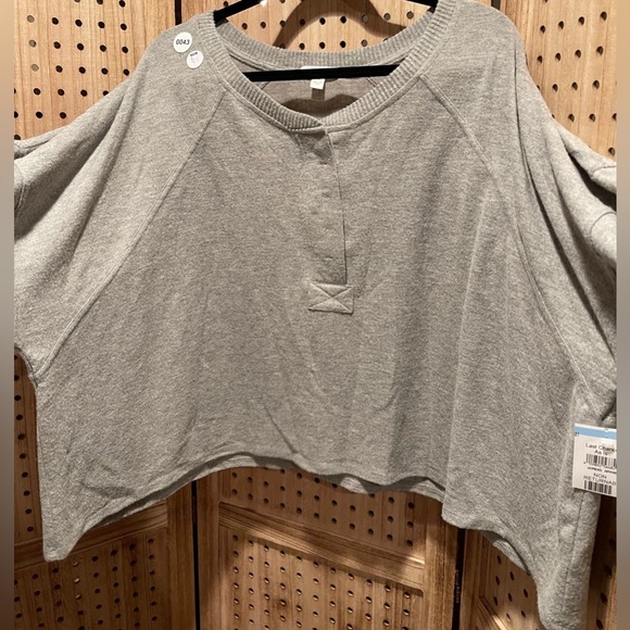 LS-62 BP NWT (4X) Grey Crop Sweater Super soft - Picture 3 of 4